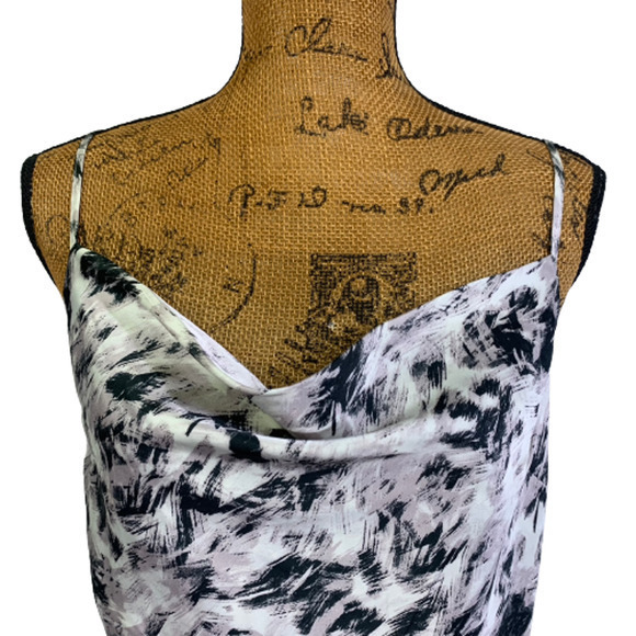 EXPRESS Black & White Floral Mini Dress - NWT - Picture 3 of 16